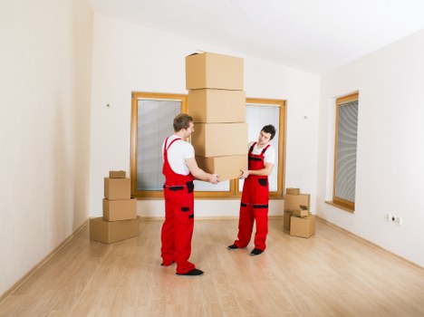 Packing and transporting household items during a Knightsbridge house move